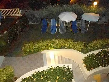 Lambrinos מלון דירות פלטניאס