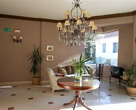 מלון דירות Lambrinos